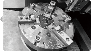 光盘转动CNC车床